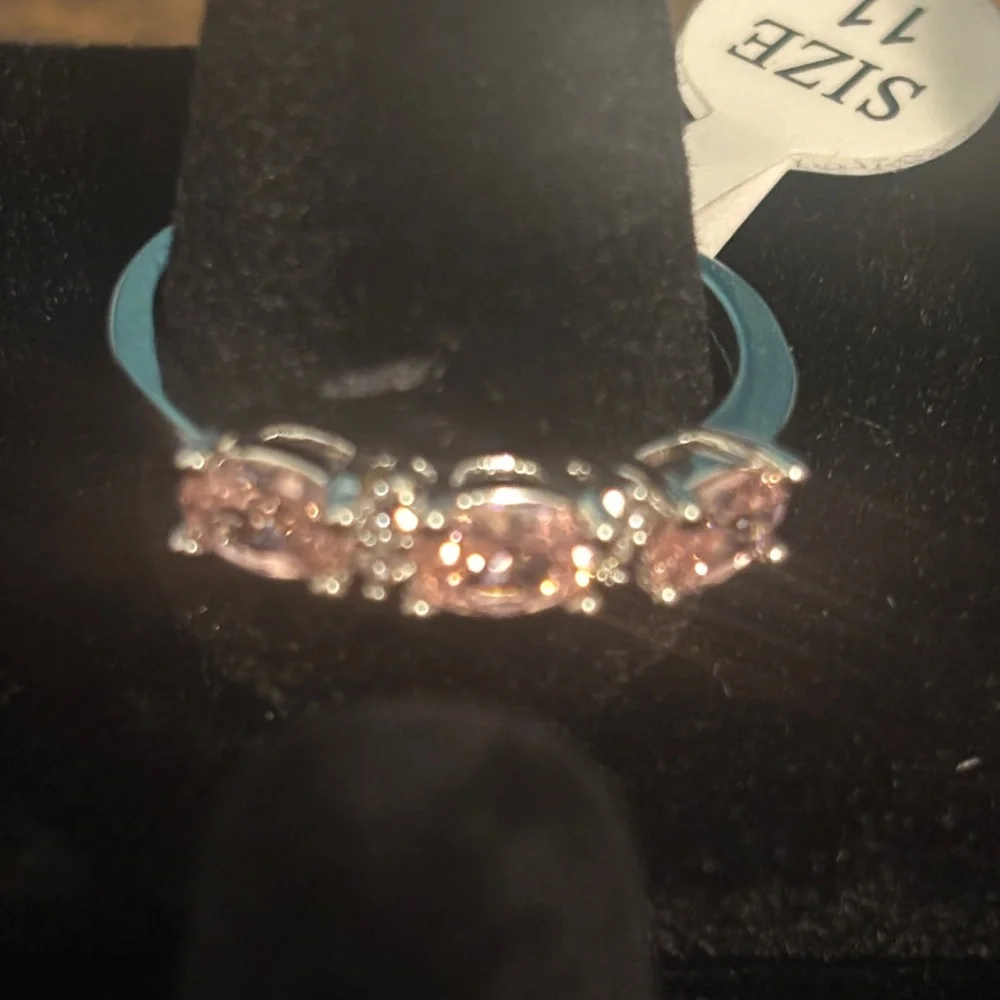 Elegant Silver and Pink Stone Ring - Picture 5 of 5